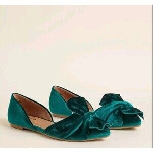 Torrid Green Velvet Twist Bow Flat Sz 10.5 WW Comfy Cute Holiday Plus Size
